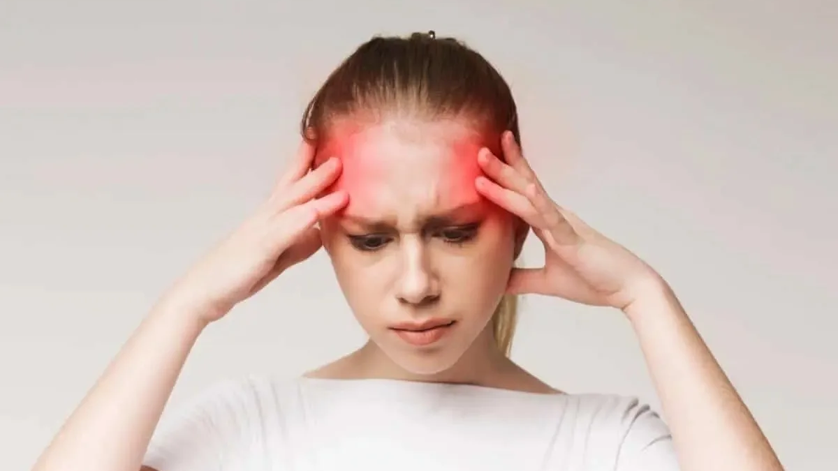 Cuidar la postura corporal frente a las pantallas y proteger la calidad del sueño es clave para atravesar la mitad de octubre sin colapsos físicos. Foto: Astrología y salud.