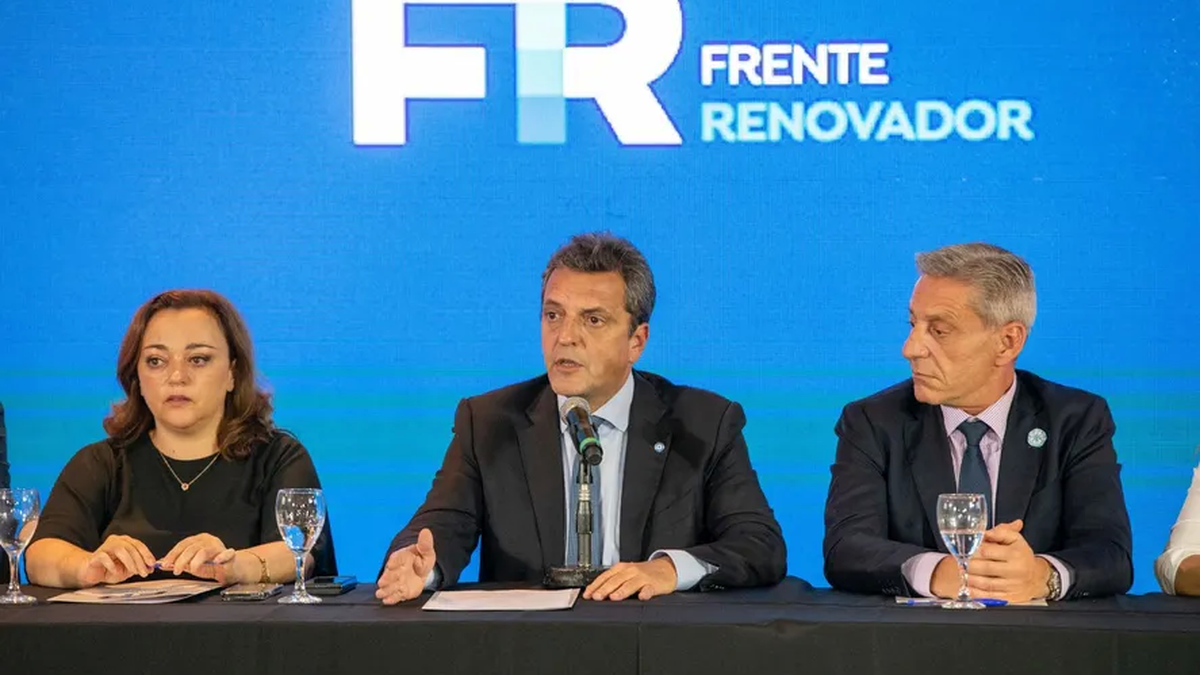 Sergio Massa reúne a su tropa para definir su estrategia electoral para las PASO. (Télam)