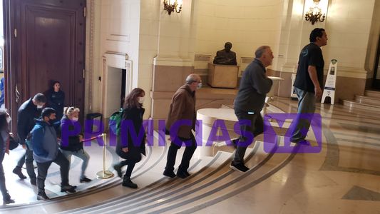 El emotivo último adiós a Carlitos Balá en la Legislatura Porteña