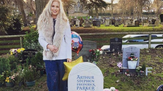 Se quedó dormida amamantando y cuando despertó su hijo estaba muerto