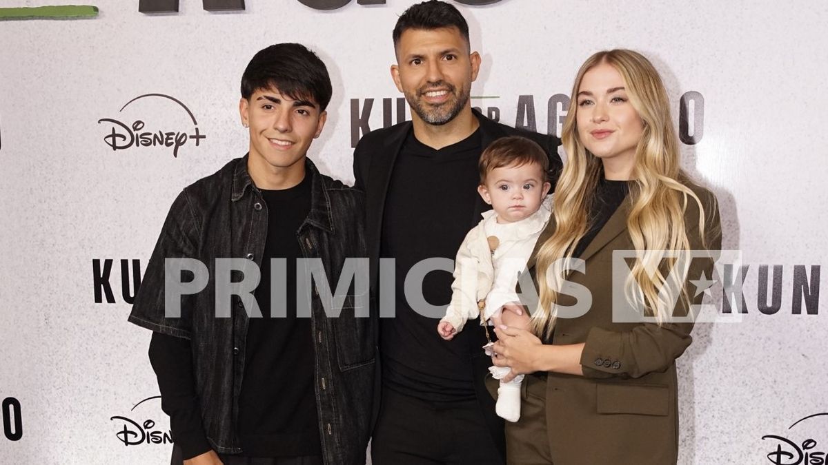 kun aguero presentacion serie 12.jpg