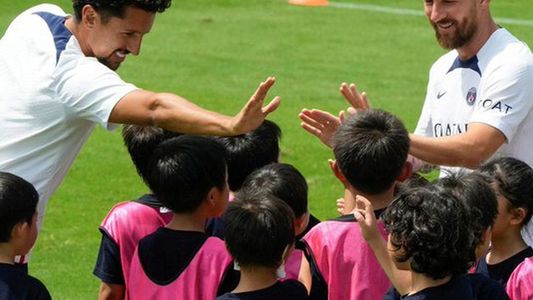 Lionel Messi tuvo un gesto hermoso en Japón con un pequeño fan de la Selección Argentina