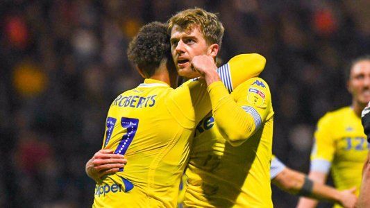Championship: Leeds le ganó 2-0 al Preston North End y otra vez está en zona de ascenso directo