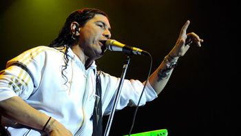 Pablo Lescano le prometió a un curso completo tocar gratis si pasan de año sin previas