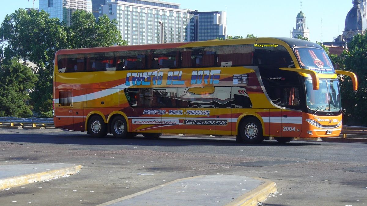 Vuelve el transporte terrestre de pasajeros entre Argentina y Paraguay (Foto: Telam).