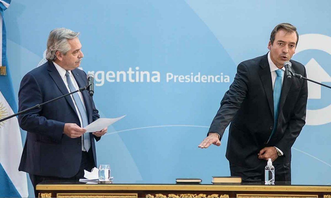 El momento en el que el presidente Alberto Fernández le toma juramento al nuevo ministro de Justicia Martín Soria (Presidencia)