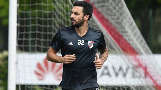 Scocco trabajó con pelota y sueña con llegar a la gran final contra Boca en el Bernabéu