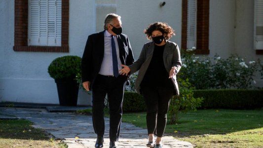 Alberto Fernández evalúa con Carla Vizzotti nuevas medidas por el aumento de casos