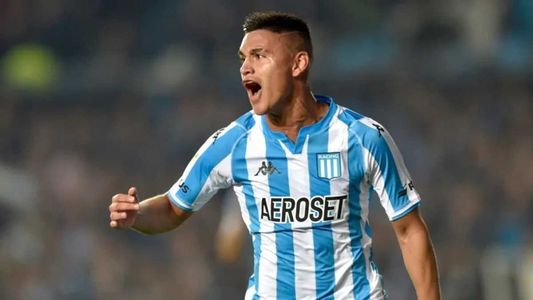 Racing vendió a Carlos Alcaraz a la Premier League: la emotiva despedida del futbolista