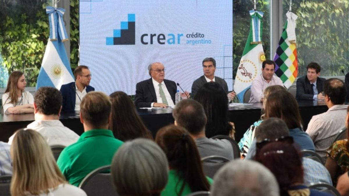 Ignacio de Mendiguren junto con Jorge Capitanich (Foto: Sec. Producción)