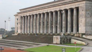 A las piñas en la facultad de Derecho: miembros del centro de estudiantes se pelearon por una interna