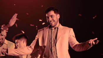 Fer Dente la rompió con su participación en Fuerza Bruta: fotos y video