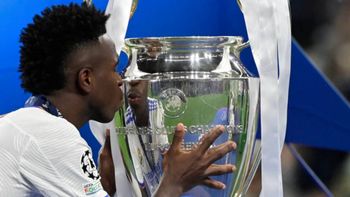 El gol del campeonato: así definió Vinicius en la Champions League que Real Madrid le ganó al Liverpool