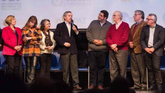 Felipe Solá sigue coqueteando con ser el candidato de la unidad: ahora con un homenaje a Antonio Cafiero