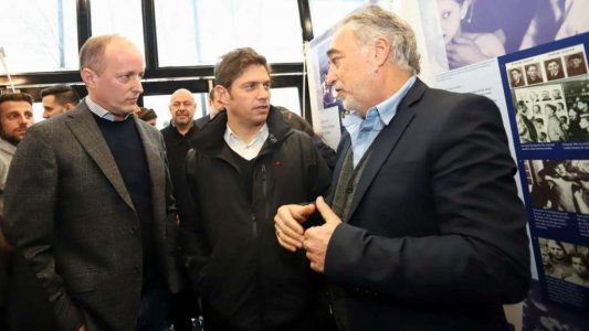 Axel Kicillof y Martín Insaurralde inauguraron la exposición itinerante del Centro Ana Frank Argentina en Lomas de Zamora