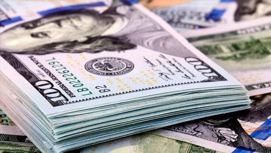 Más restricciones al dólar: no podrá comprar “dólar Bolsa” ni “contado con liquidación” quien compre los USD 200