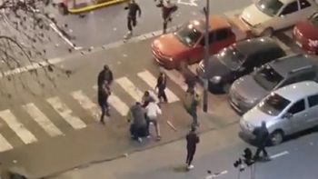 Así fue la batalla campal entre hinchas de Boca y Colo Colo tras el final del partido