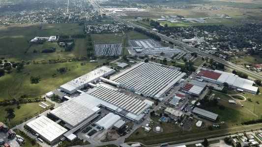 Mercedes-Benz anuncia el reiniciode la producción en la Argentina