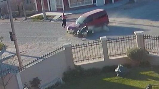 Fue atropellada y, en vez de ayudarla, un vecino le robó