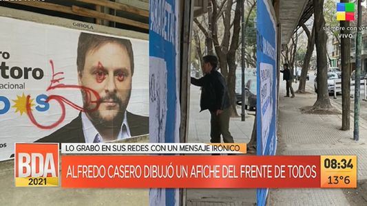 Alfredo Casero vandalizó un afiche de Leandro Santoro