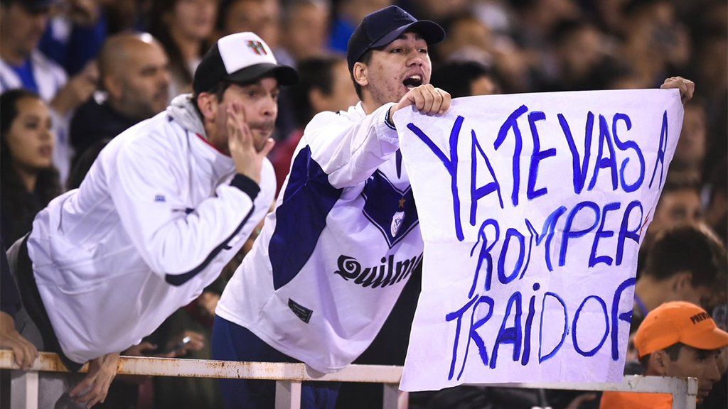Hirvió Vélez: así fue el regreso caliente de Mauro Zárate al estadio José Amalfitani