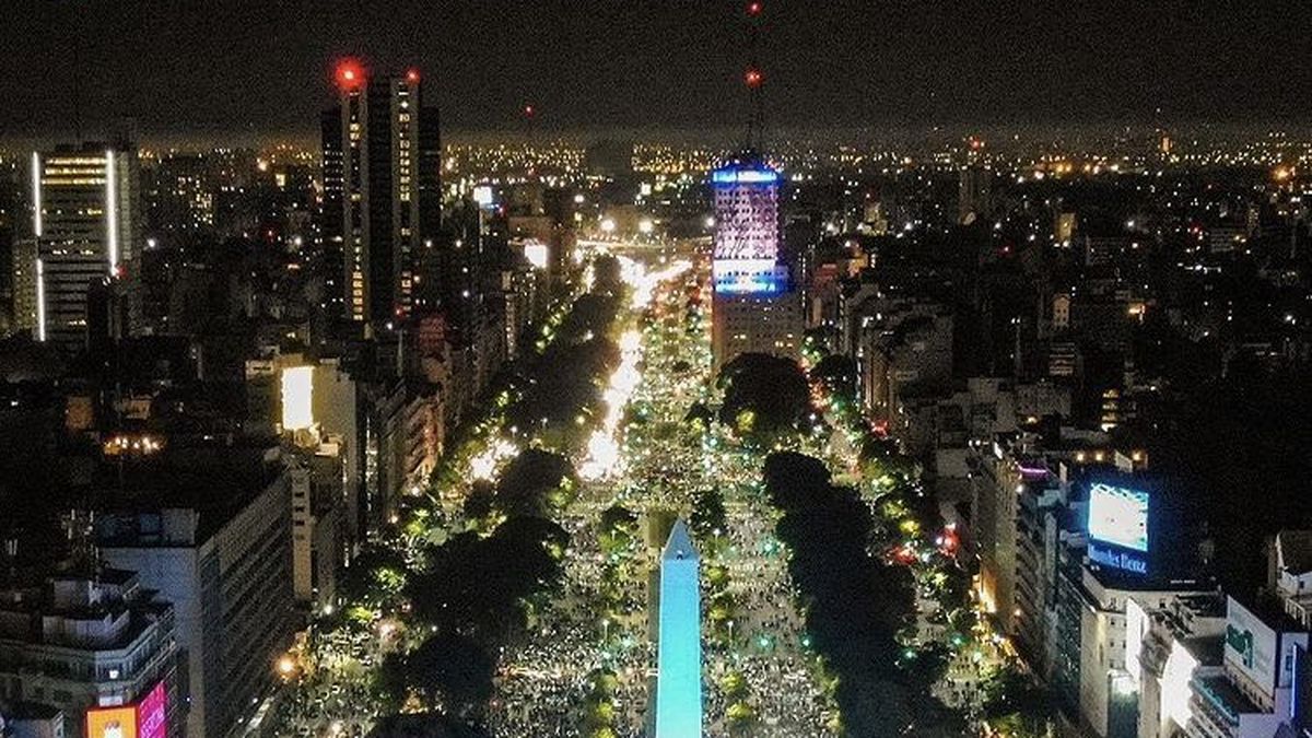 El Obelisco inundado de hinchas de la Selección Argentina.&nbsp;