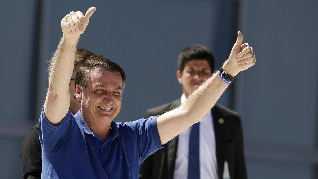La justicia brasileña investiga si Bolsonaro presentó todos los testeos de COVID-19 a los que fue sometido