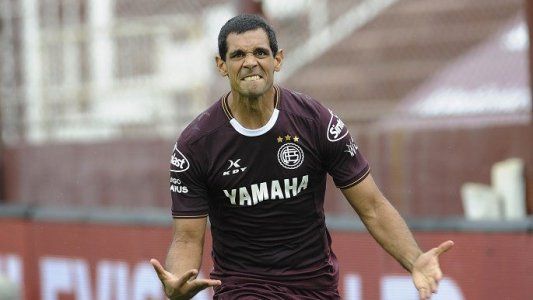 Oficial: José Sand volverá a Lanús