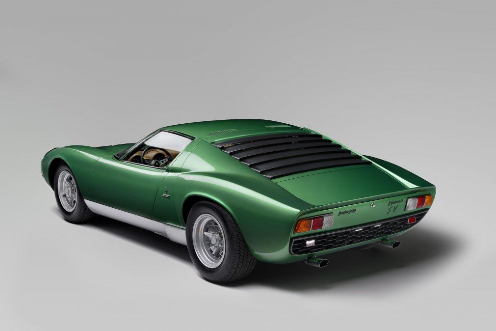 El Lamborghini Miura SV cumple 50 años