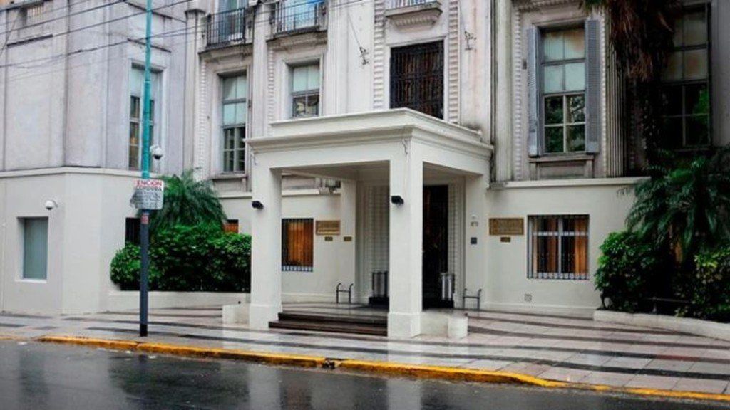 CFK continuará internada en el Sanatorio Otamendi. CFK continuará internada en el Sanatorio Otamendi. 