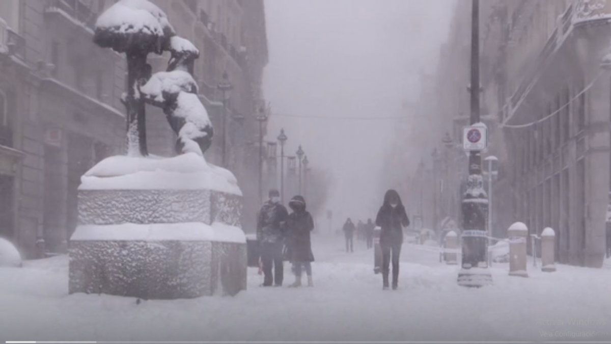 Impactantes imágenes: Madrid, aislada por una tormenta histórica