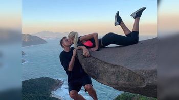 Las jugadas fotos de Maxi López y su novia durante las vacaciones en Brasil