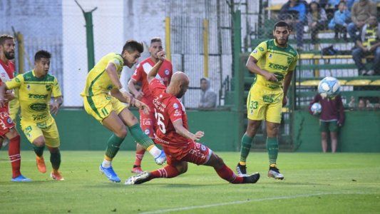 Argentinos, único puntero de la Superliga: empató 0-0 contra Defensa en Varela y sostuvo el liderazgo en el torneo