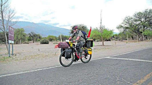 Perdió a su esposa e hijas en un accidente, dejó todo para recorrer el país en bici y murió atropellado