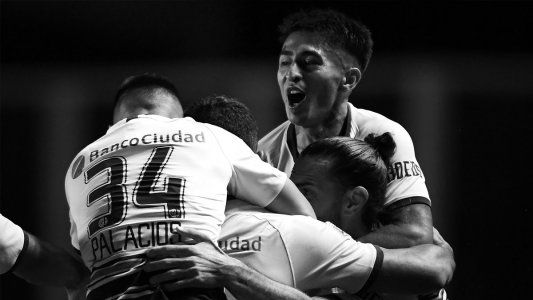 Con un final escandaloso, San Lorenzo le ganó 2-0 a Central en el Nuevo Gasómetro y pide pista