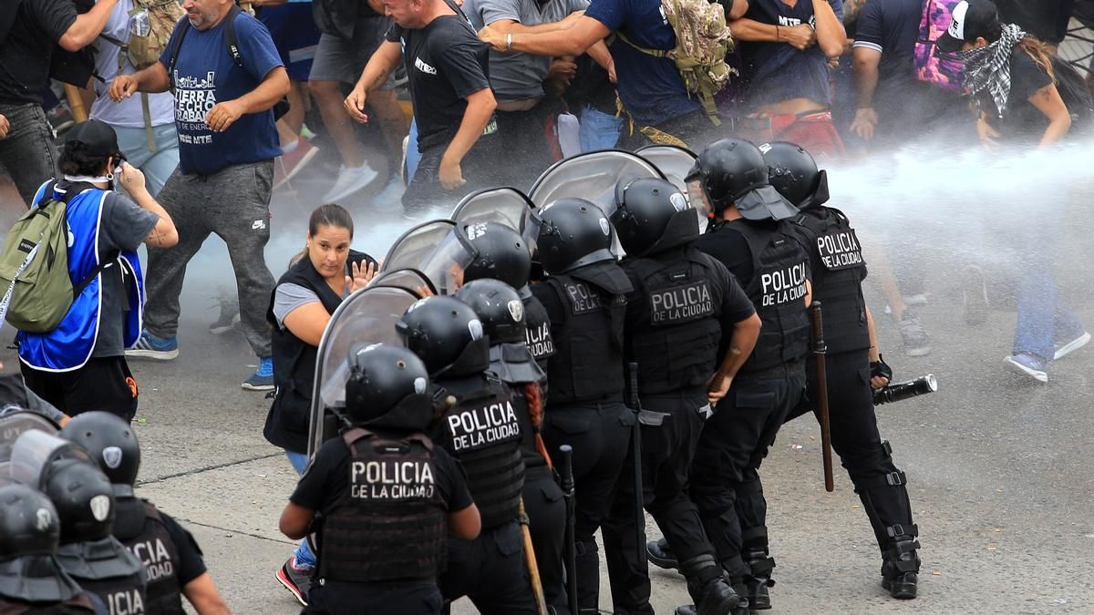 La dura respuesta del Gobierno a Amnistía Internacional tras un informe crítico del protocolo antipiquetes
