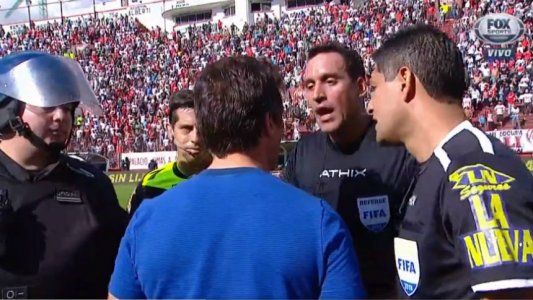 El video de la fuerte discusión de Guillermo Barros Schelotto con el árbitro Fernando Rapallini: Ustedes jugaron para River, no para la Ley