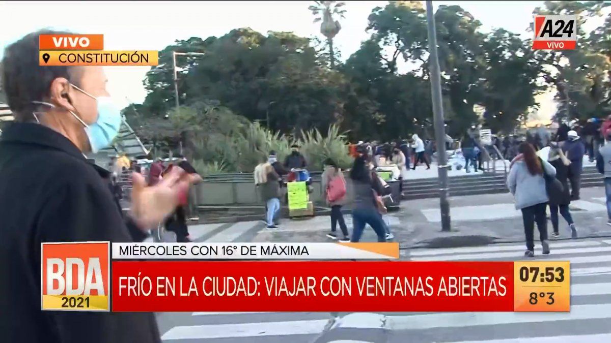 Así se viajaba en Constitución pese a la llegada del frío en la Ciudad (Foto: captura de TV).