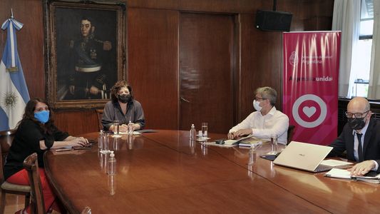 Coronavirus: el Ministerio de Salud confirmó que las personas con síntomas que sean contactos estrechos de positivos no deberán testearse