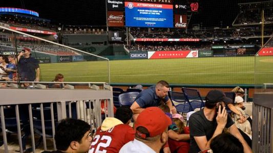 Pánico por un tiroteo fuera de un estadio de beisbol colmado