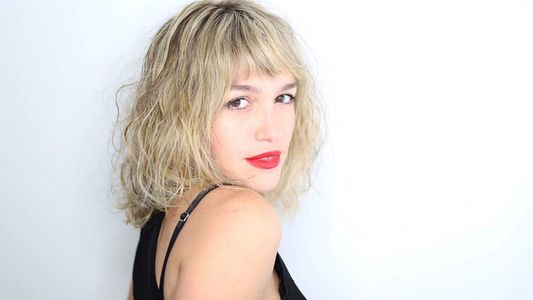 Candela Vetrano hará en teatro el film que hizo famosa a Mirtha: Es un peso enorme