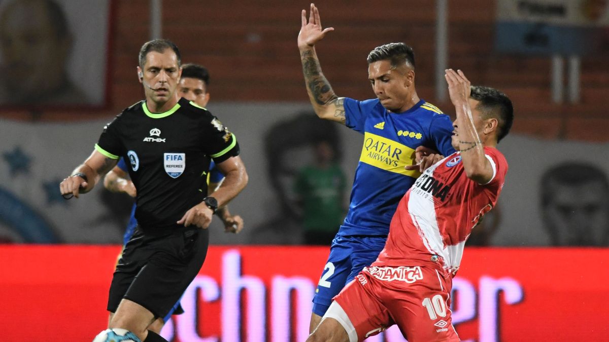 Almendra jugó un primer tiempo mediocre en Boca.