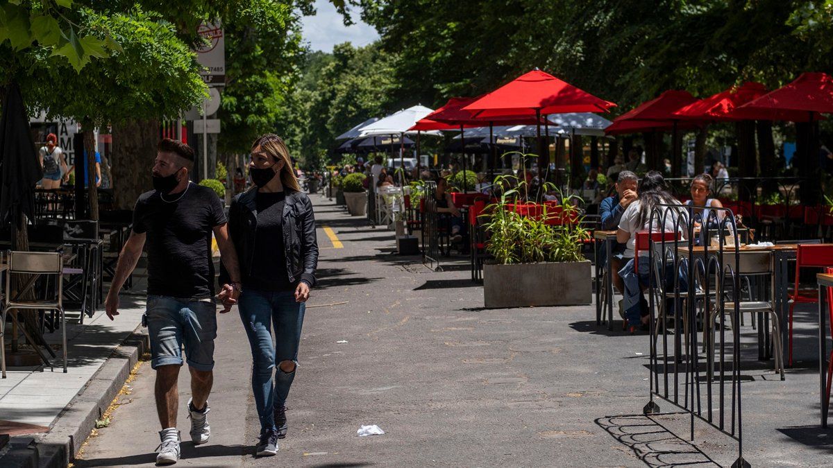 Coronavirus: los casos siguen en alza y Santa Fe superó a la Ciudad en el total de contagios