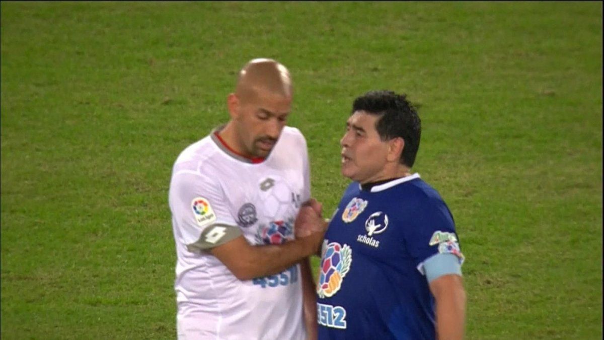 Verón contraatacó a Maradona: Adelante de una cámara todos somos malos y guapos