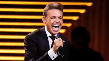 Apareció un video de uno de los dobles de Luis Miguel muy cerca del escenario del Movistar Arena