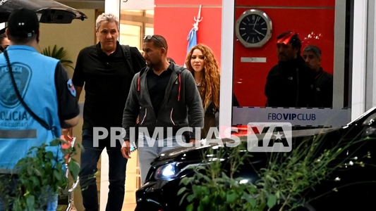 Las fotos de Shakira en la Argentina: saludó a sus fans y deslumbró con su look