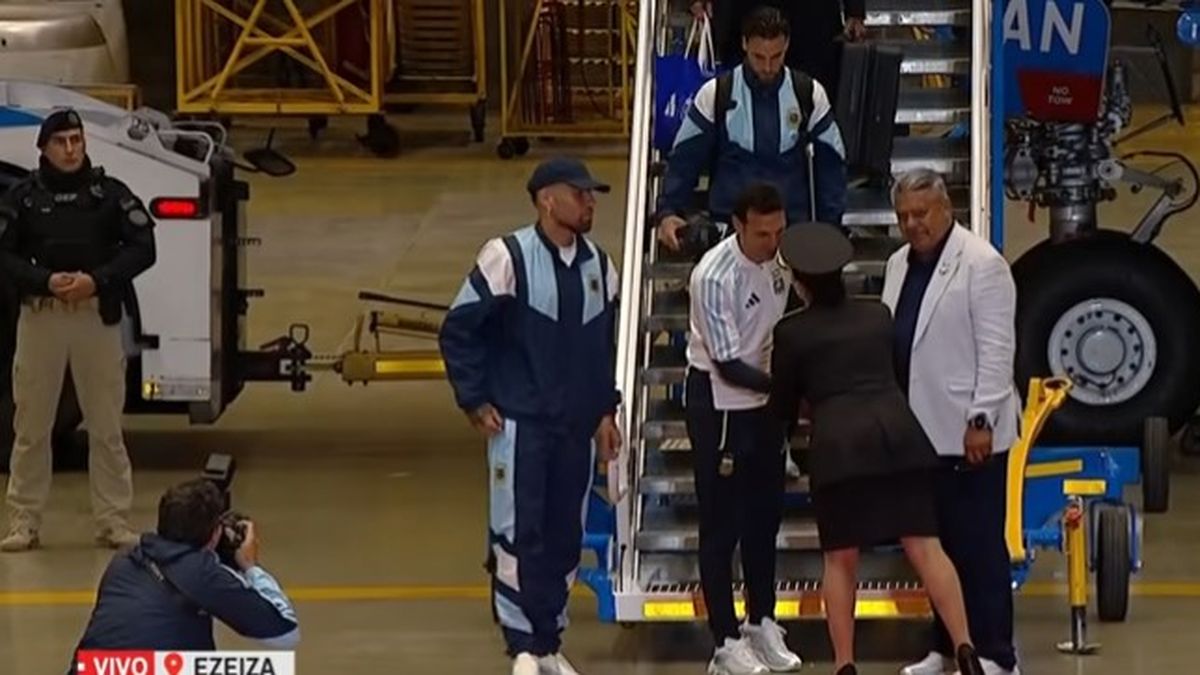 Los primeros en bajar fueron Lionel Scaloni