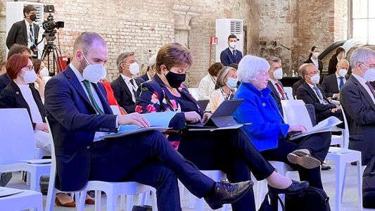 Choque de mundos: el programa económico que Guzmán le presentó al FMI vs. el plan para ganar las elecciones