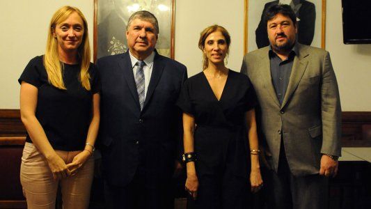 Juran los nuevos senadores y Alberto y Cristina afilan “la escribanía”