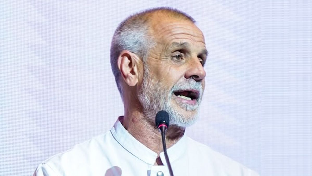 Christian Petersen cumplió un mes internado y lucha por su vida tras ser trasladado a Buenos Aires